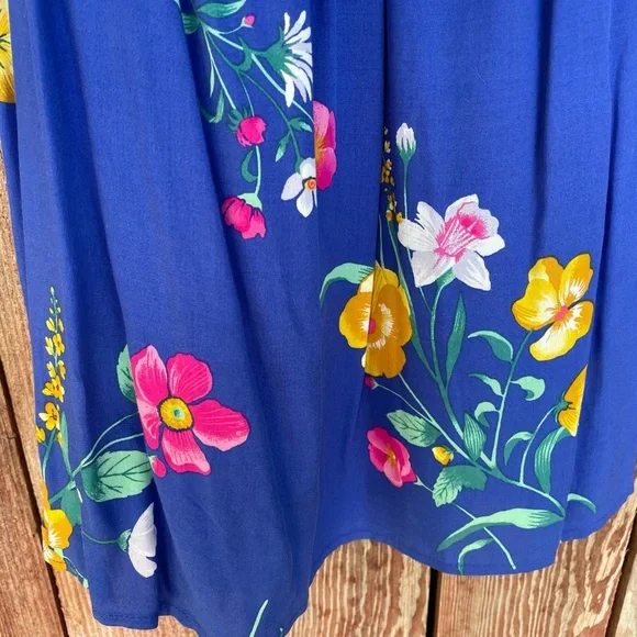 Old Navy Blue Floral Blouse Size Small - Picture 4 of 16
